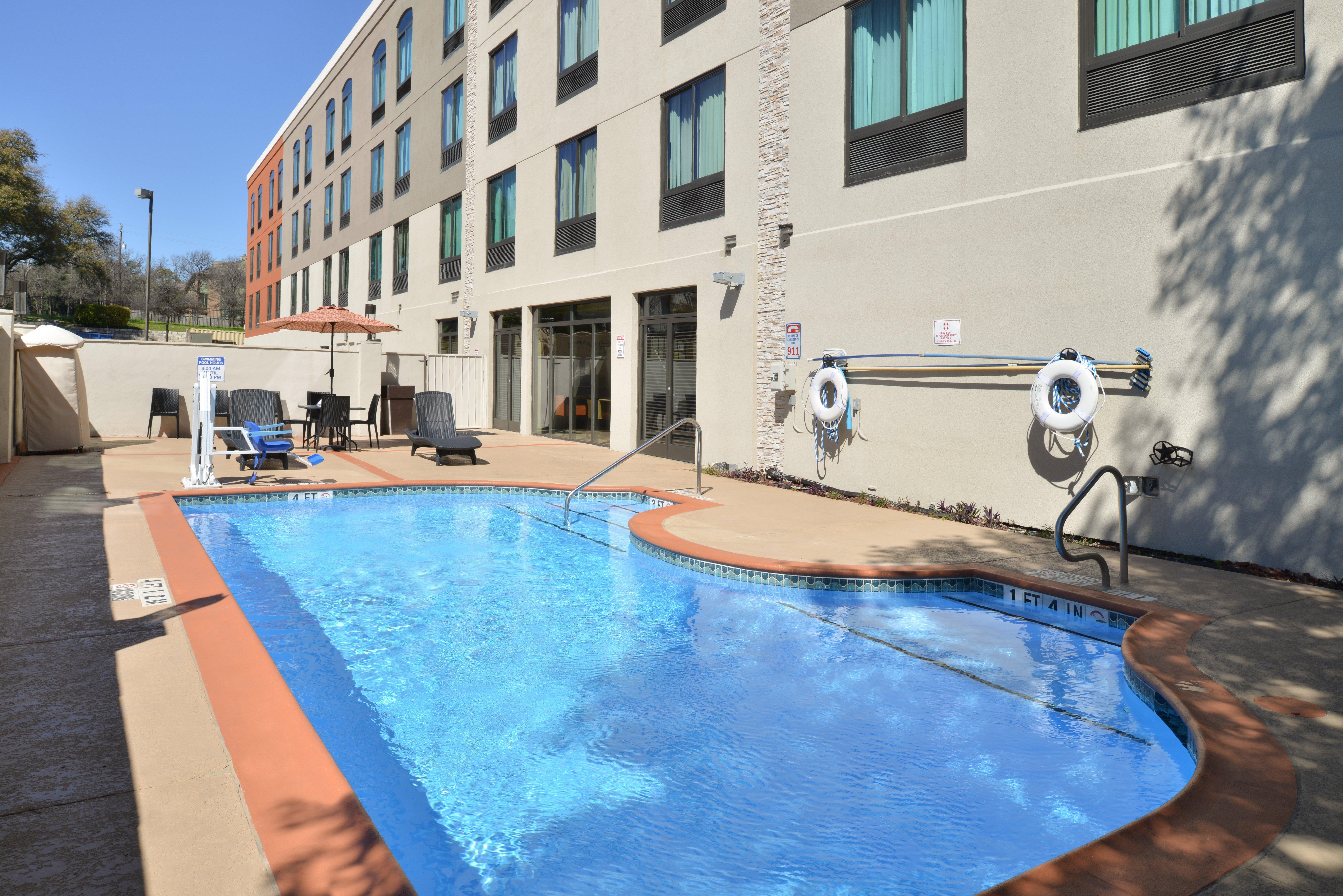 Holiday Inn Express & Suites Austin North Central By Ihg Exterior foto