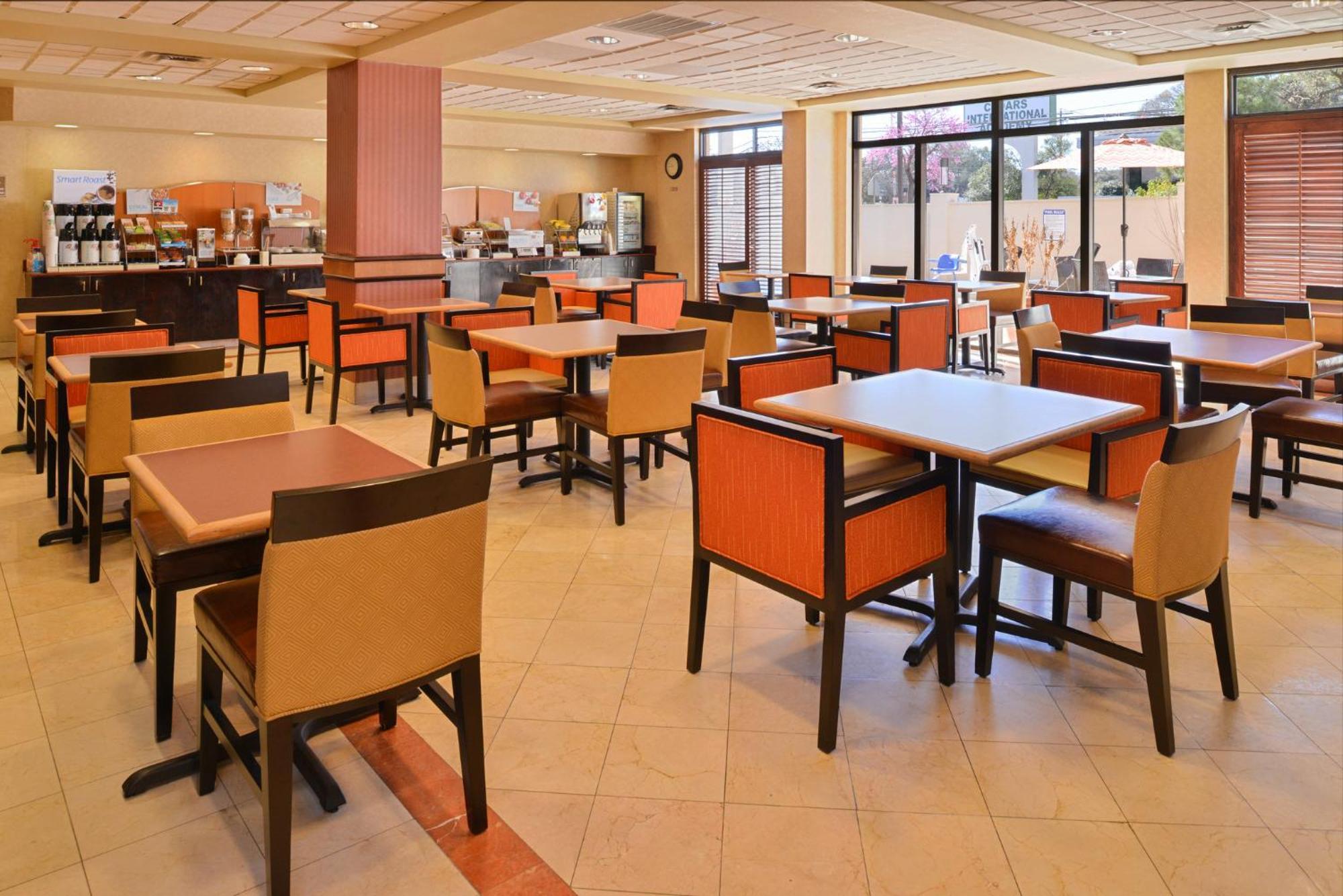 Holiday Inn Express & Suites Austin North Central By Ihg Exterior foto