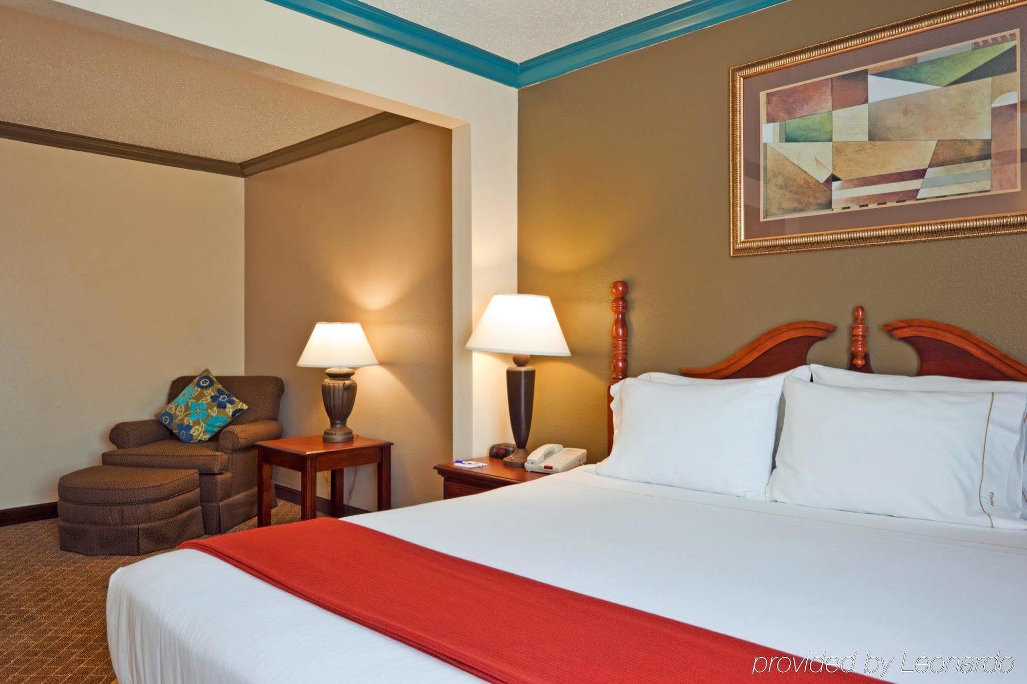 Holiday Inn Express & Suites Austin North Central By Ihg Exterior foto